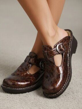 Alegria Classic Clog in Patent Leather Croc Size 36 (US 6-6.5)